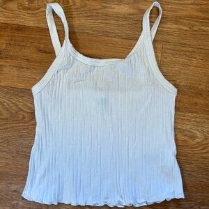 LAST CHANCE | Old Navy white lettuce hem ribbed crop tank size S
